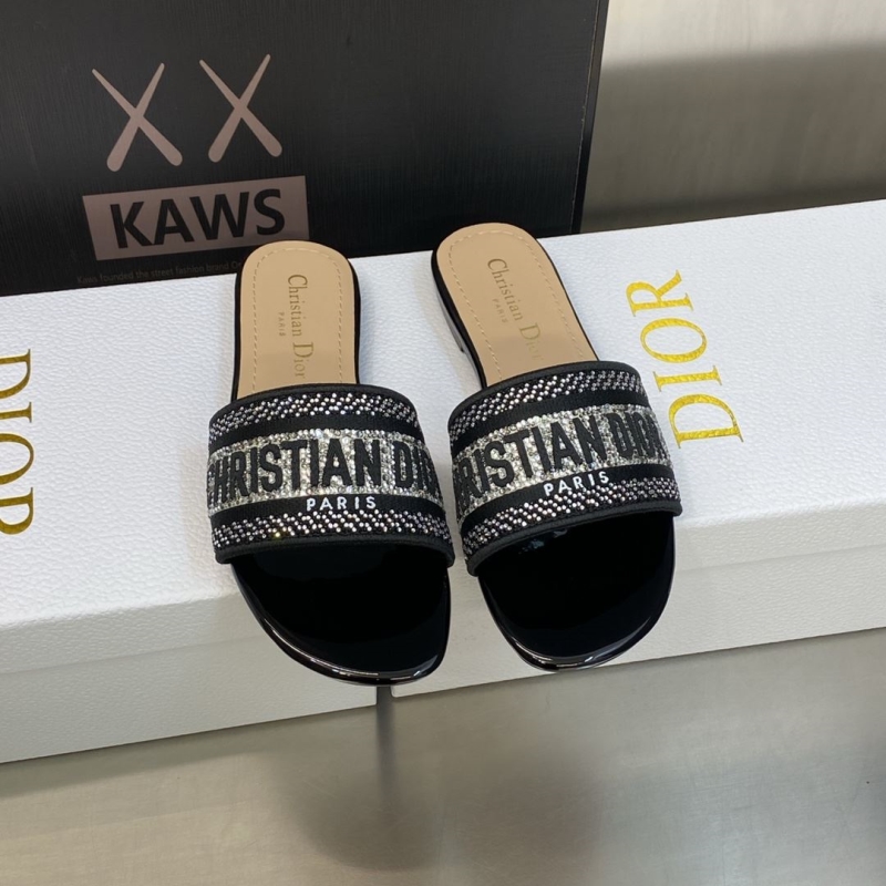 ch**an D*or slippers